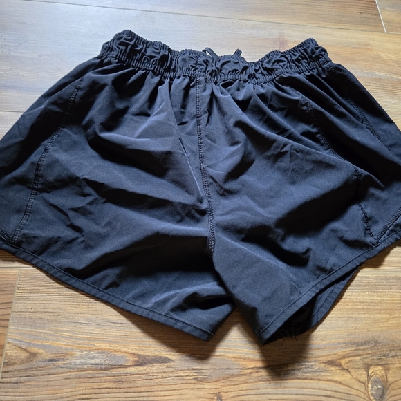 LEG3ND Black Athletic Shorts for Dynamic Performance - Picture 5 of 6